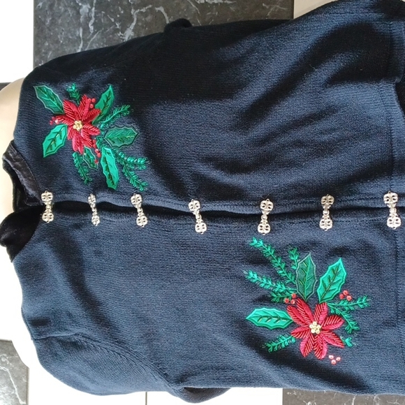 Crystal Kobe Vintage Poinsettia Sweater with Velvet Collar Size M - Picture 1 of 5
